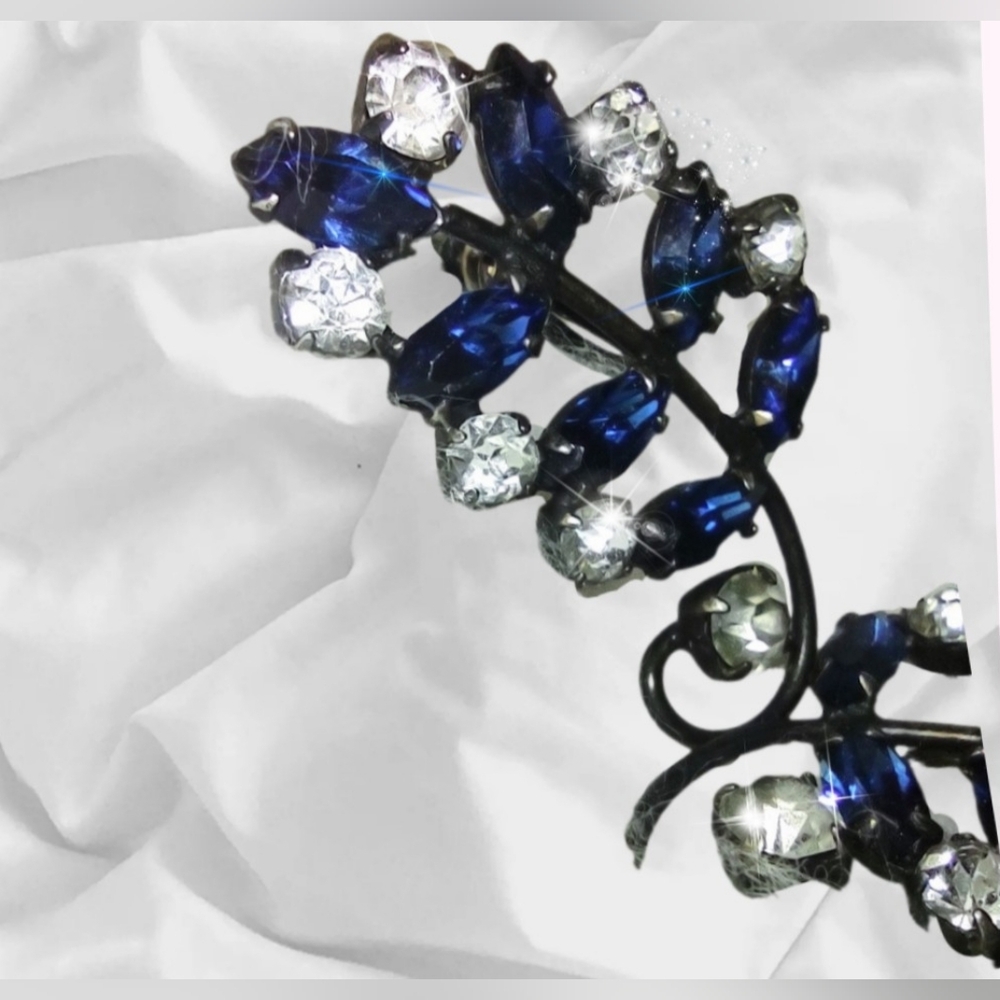 Vintage Blue & White Rhinestone Earrings Sterling Silver - Picture 11 of 16